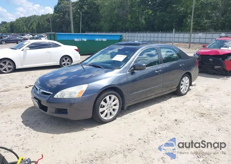2007 Honda Accord 3.0 Ex z USA, uszkodzony, nr VIN 1HGCM66567A043755